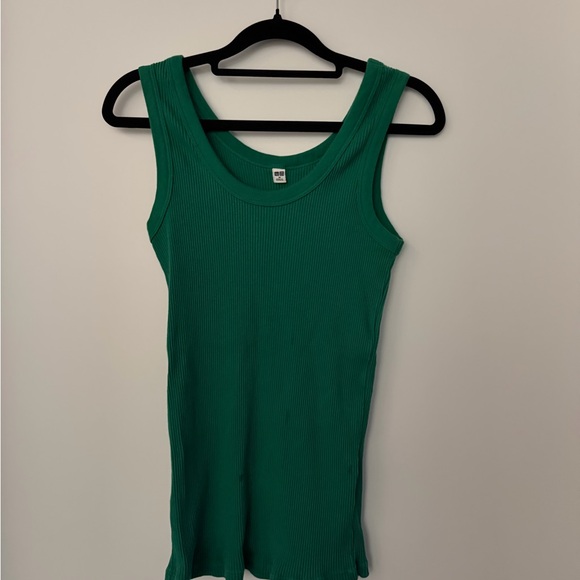 Uniqlo Green Ribbed Tank Top - Picture 2 of 4